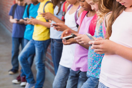 Como evitar que as crianças usem o celular: 10 dicas - Gracia