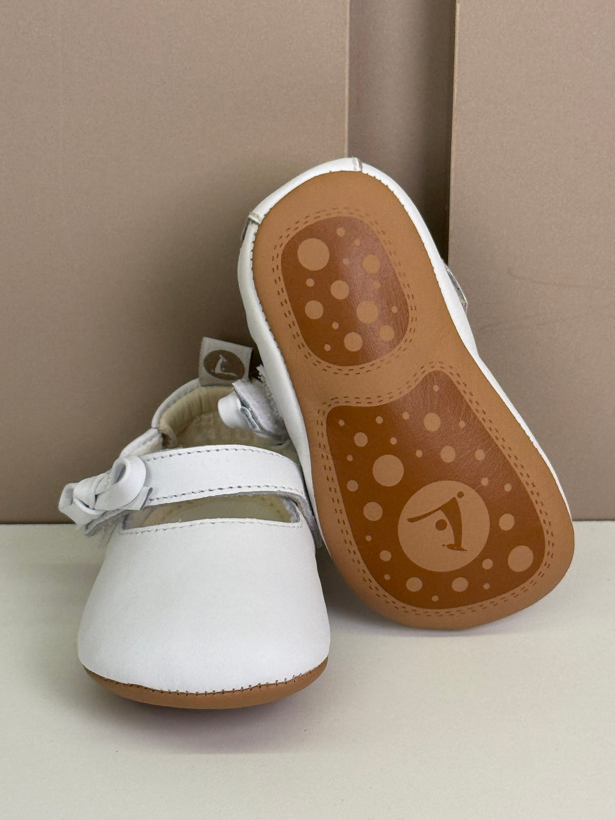 Sapatinho Bebê Gift Couro Branco - Tip Toey Joey