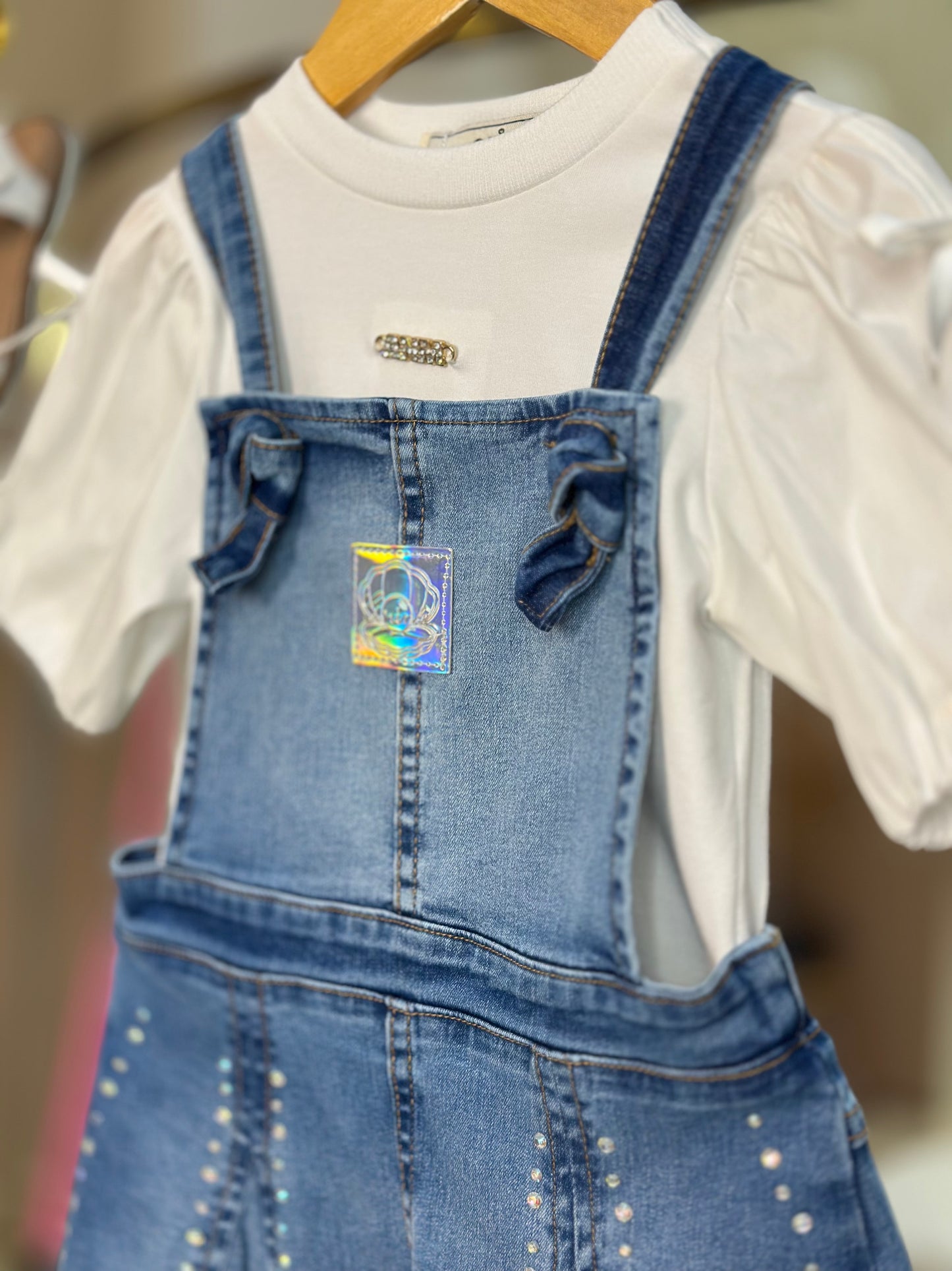 Jardineira Infantil Jeans com Strass com Blusa Manga Balonê - Animê