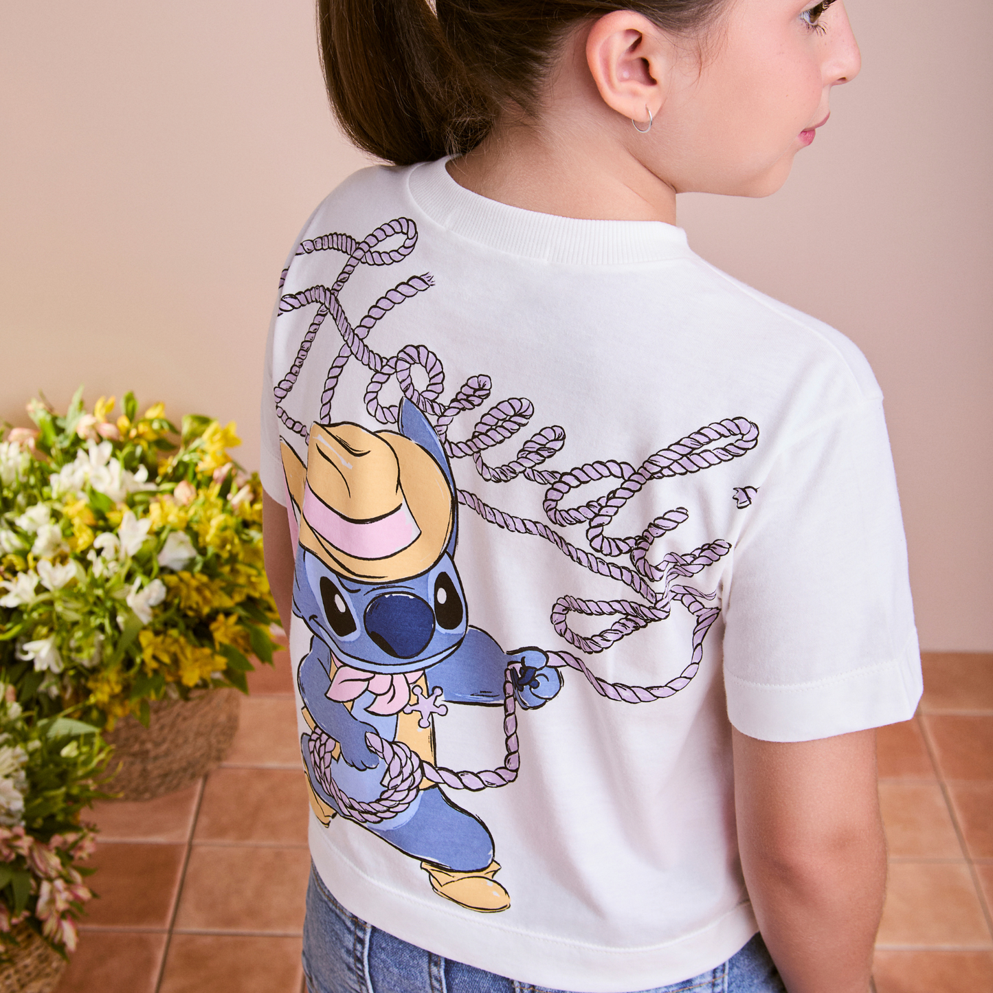 Conjunto Infantil Blusa Stitch Howdy e Shorts Jeans Pingente - Animê