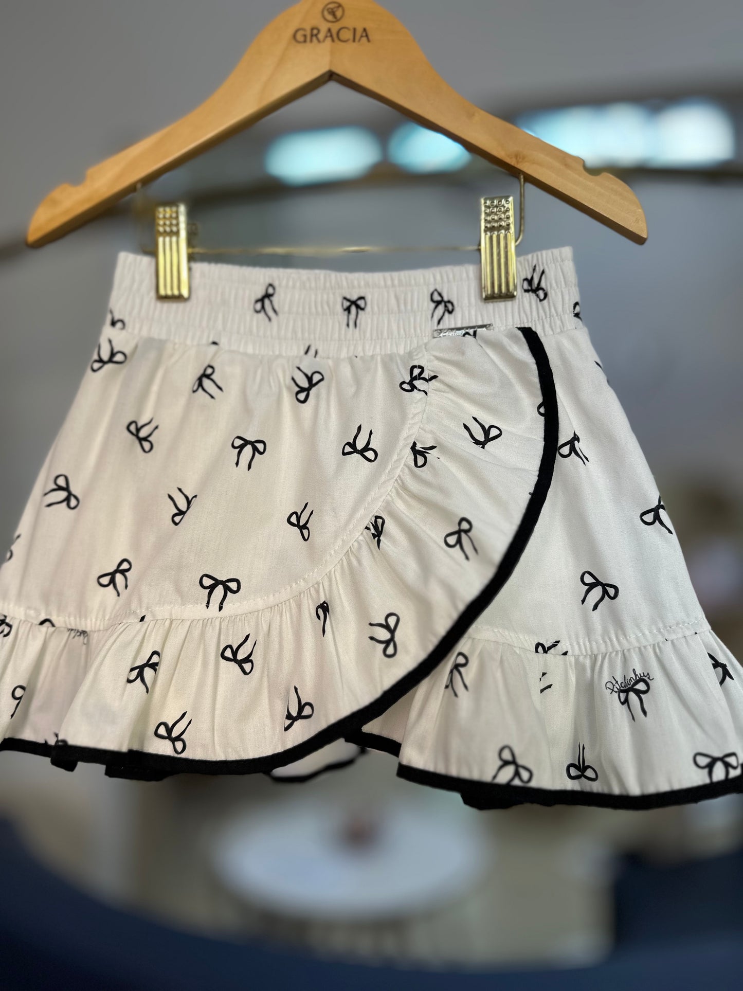 Conjunto Infantil Blusa Laço Bordado e Saia-shorts Lacinhos - Pituchinhus