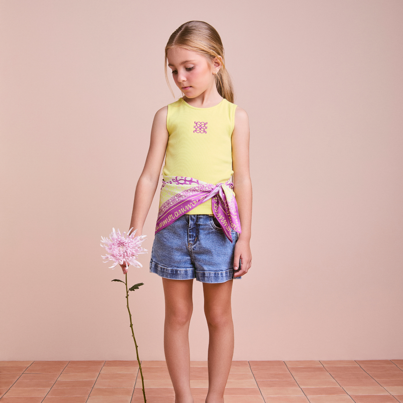 Conjunto Infantil Blusa Lenço ANM e Shorts Jeans Pingente - Animê
