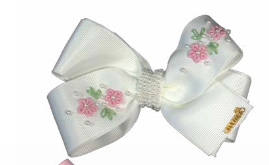 Laço Infantil Branco Pérolas e Bordado Flores - Roana