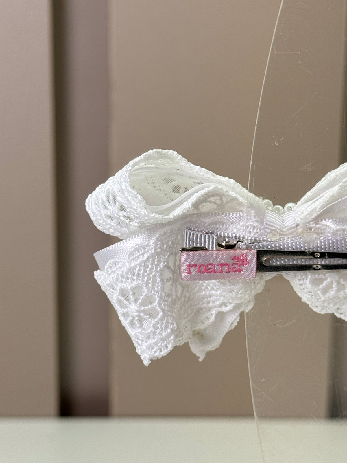 Laço Infantil Renda Branco Miolo Pérolas - Roana