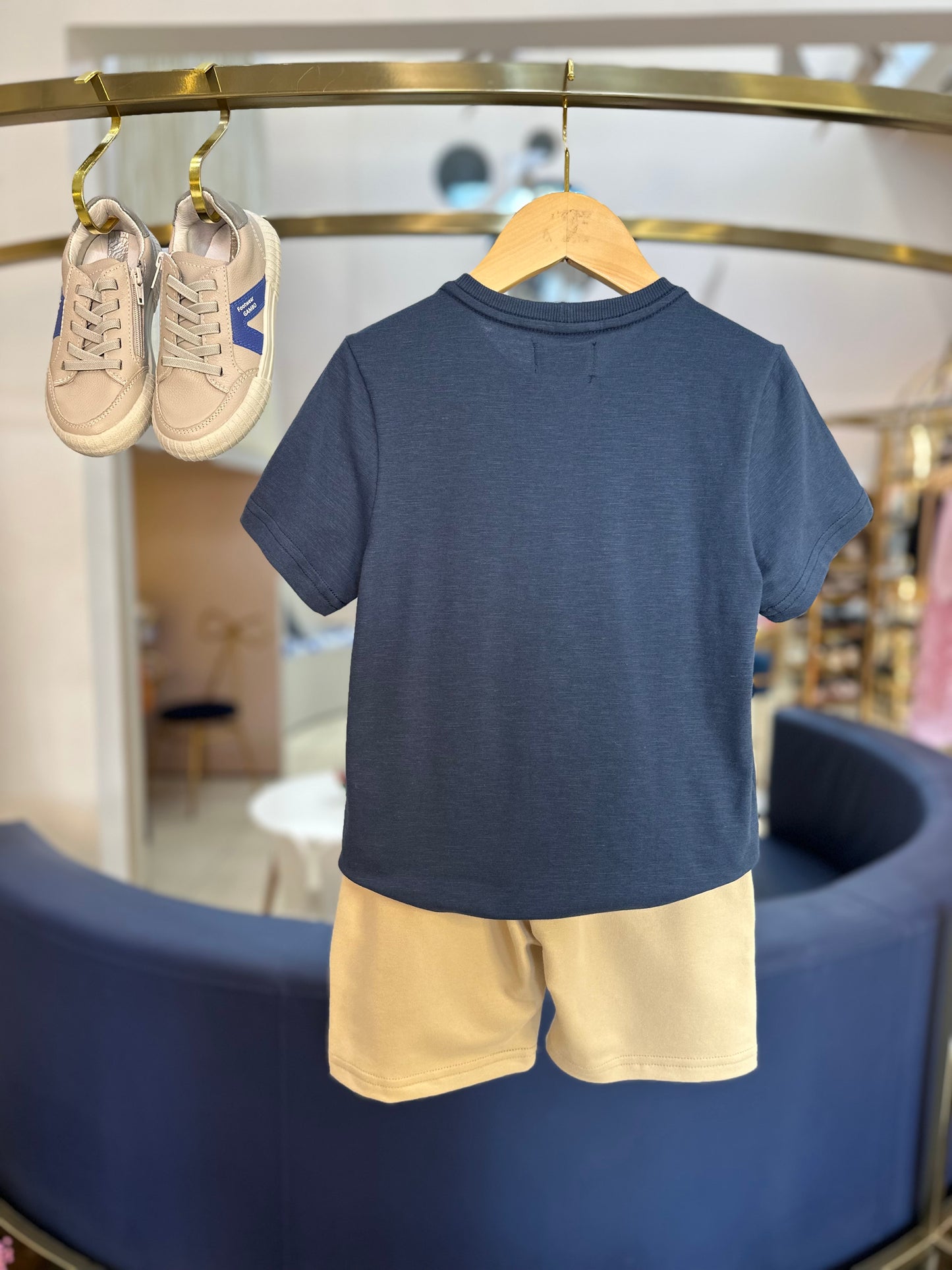Conjunto Infantil Camiseta Teddy Cachorros Marinho e Bermuda Moletom Listra Bege - Dame