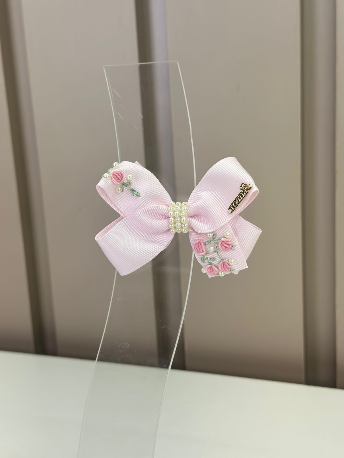 Laço Infantil Bordado Flores e Pérolas Rosa - Roana