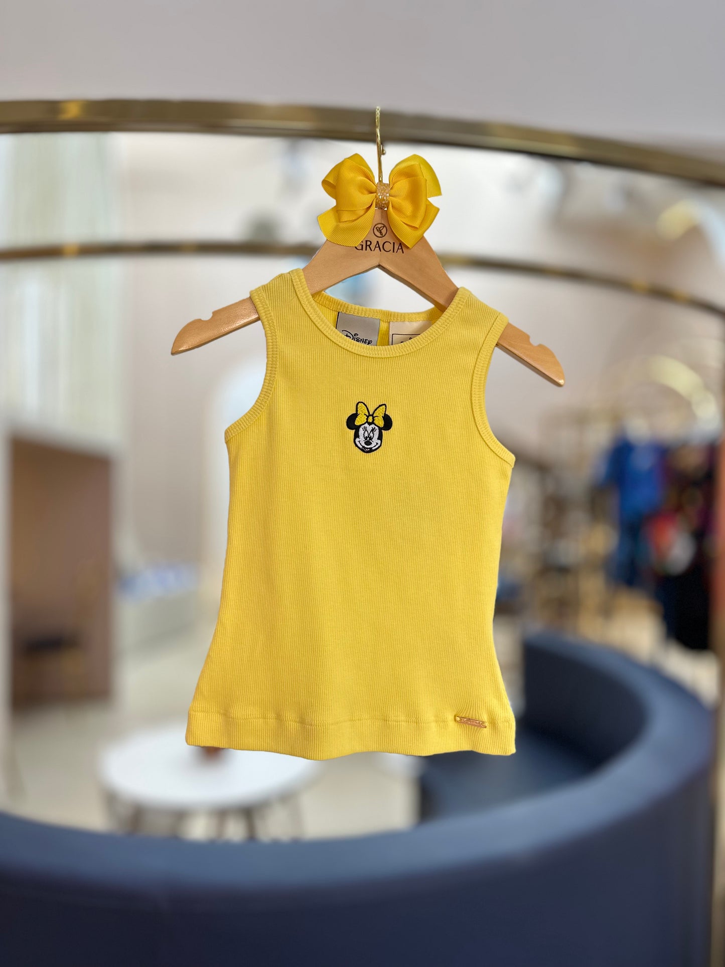 Conjunto Infantil Blusa Daisy Amarela e Shorts Couro Tech - Animê