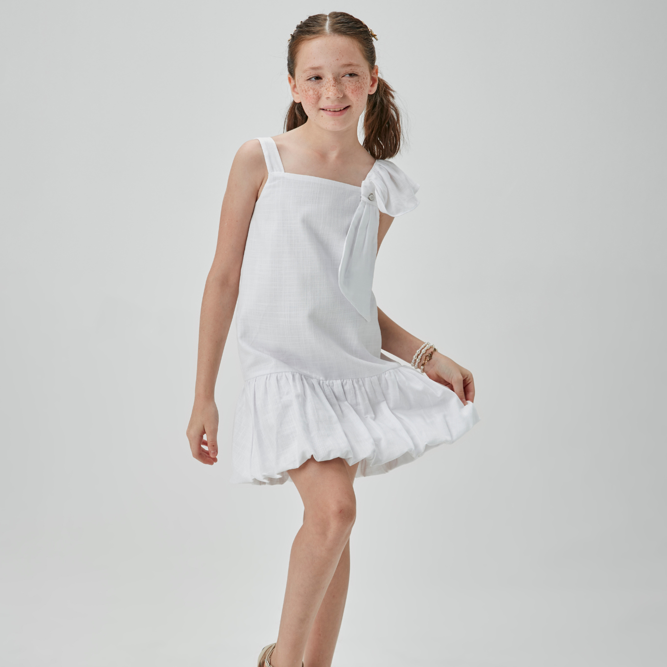 Vestido Infantil Jumper Balonê com Laço Branco - Um Mais Um PRÉ-VENDA