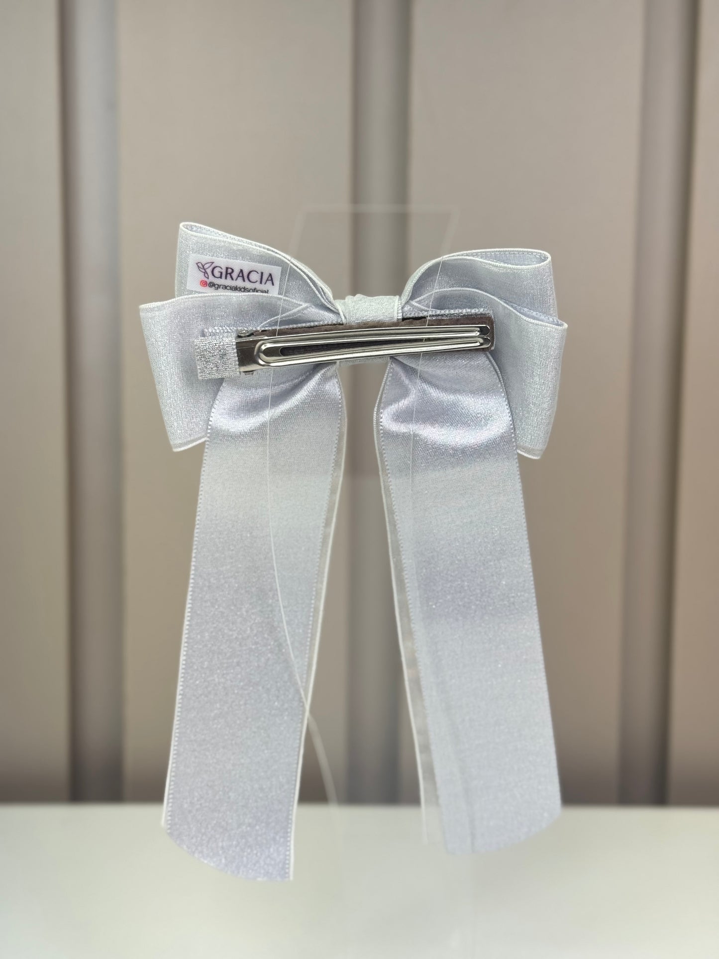 Laço Infantil Special Alongado Organza Sobreposta Prata Tam. G - Gracia