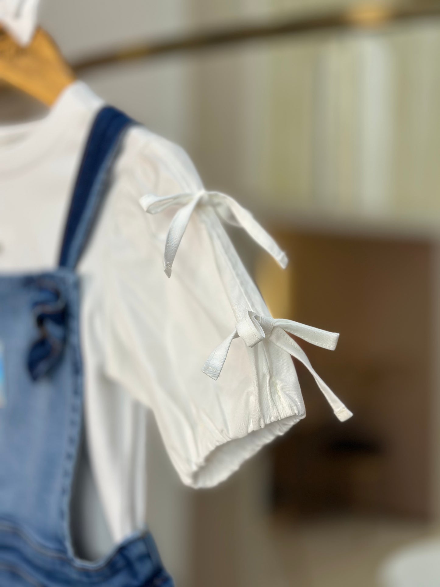 Jardineira Infantil Jeans com Strass com Blusa Manga Balonê - Animê