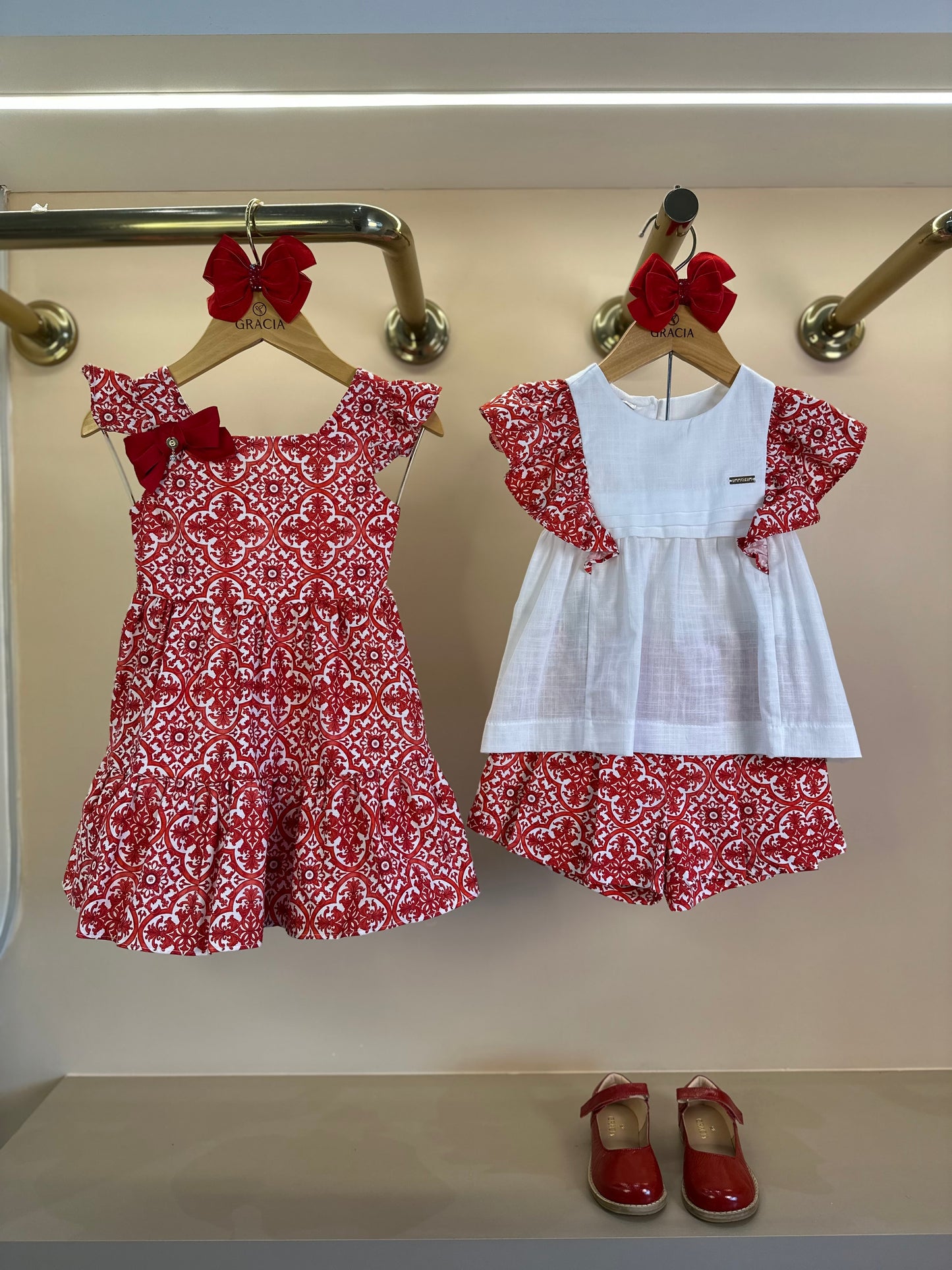 Vestido Bebê Estampa DG Vermelho - Um Mais Um