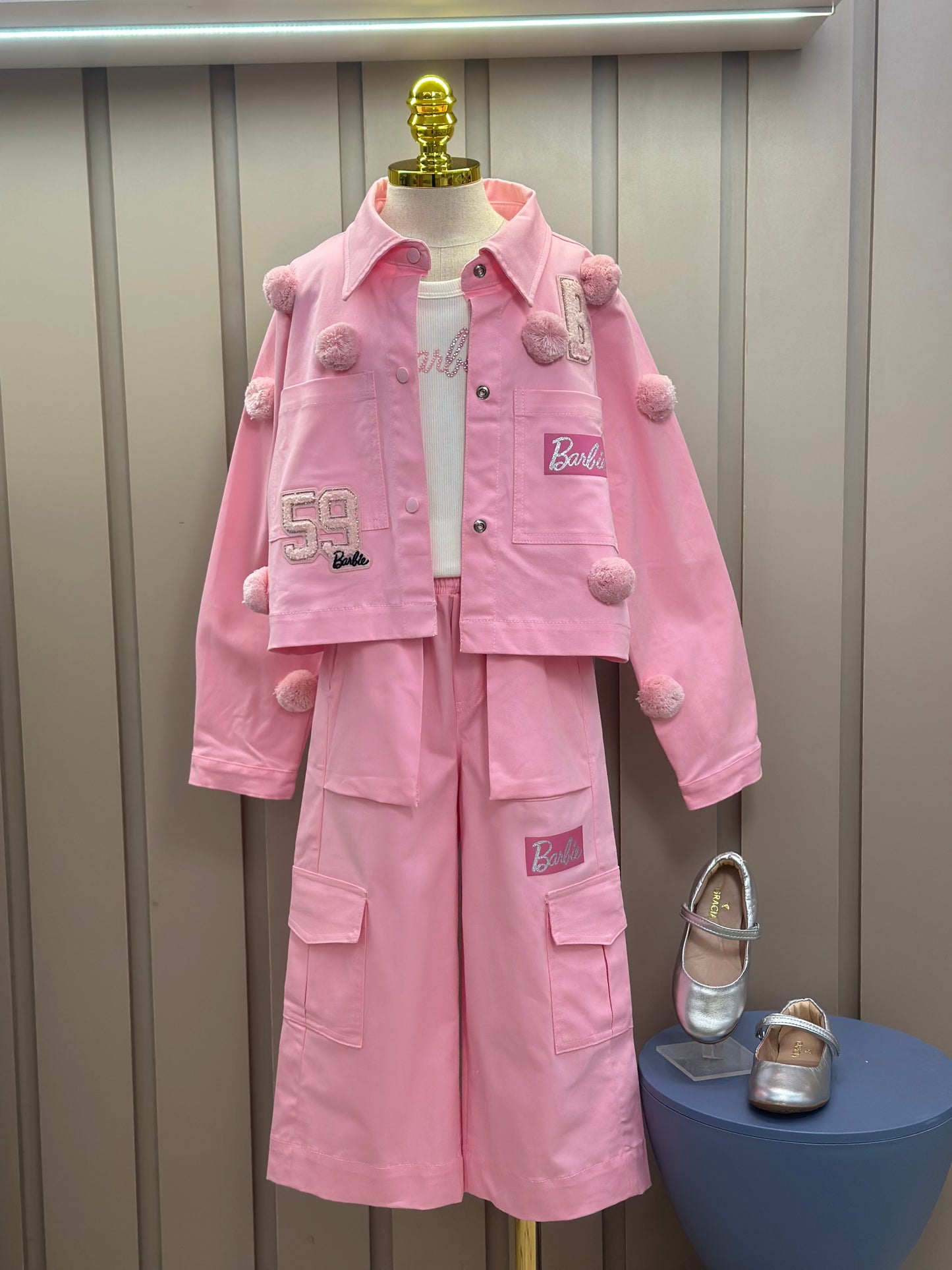 Calça Infantil Cargo Sarja Patches Barbie Rosa Romântico - Pituchinhus