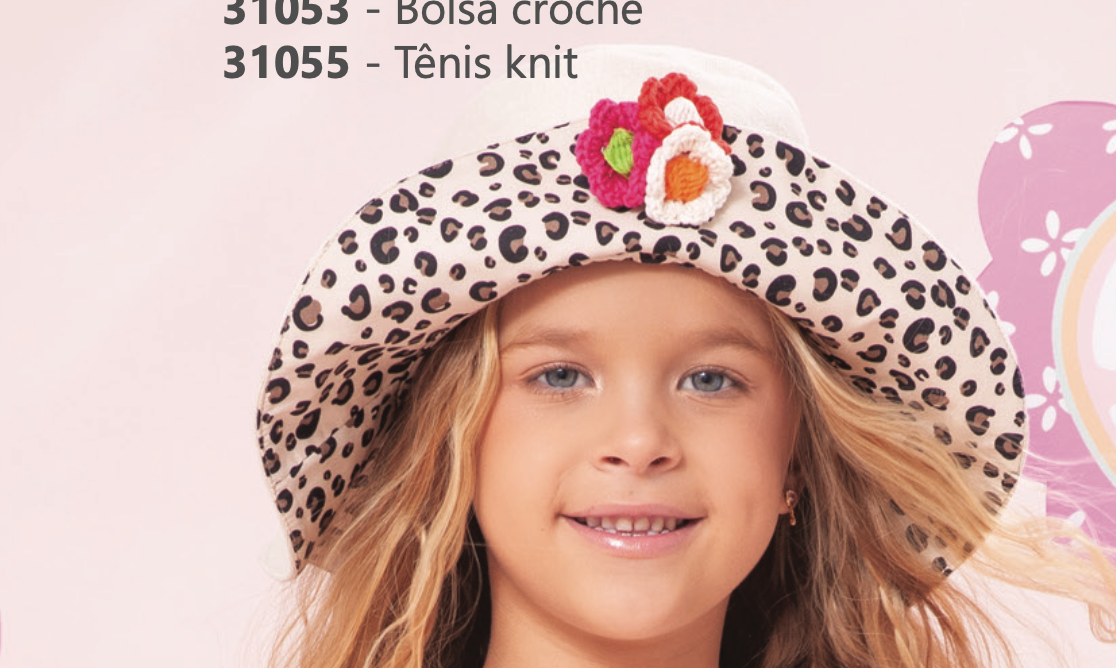 Chapéu Infantil Estampa de Onçinha com Aplicação de Flores em Crochê - Pituchinhus