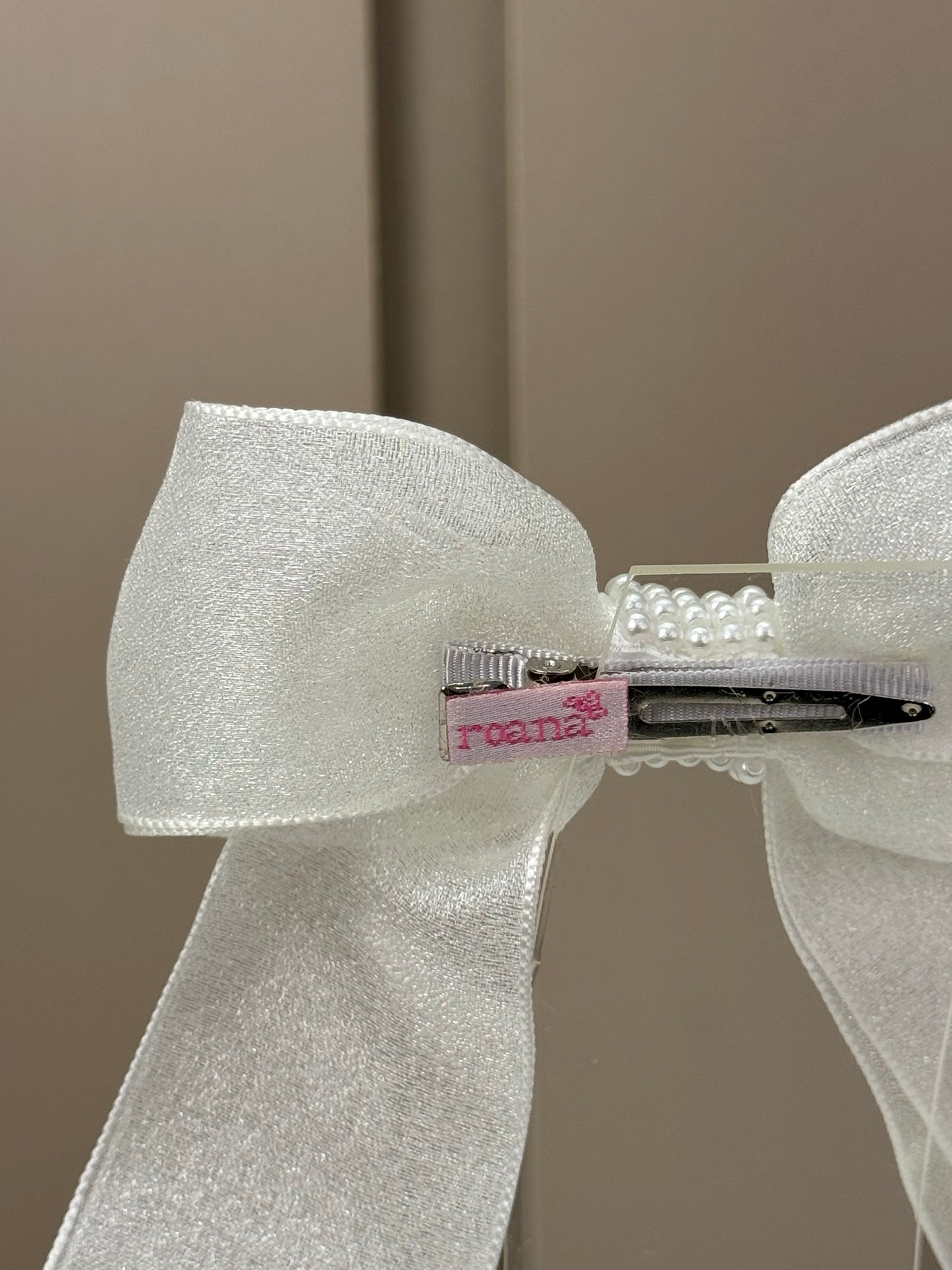 Laço Infantil Organza Branco Miolo Pérolas - Roana