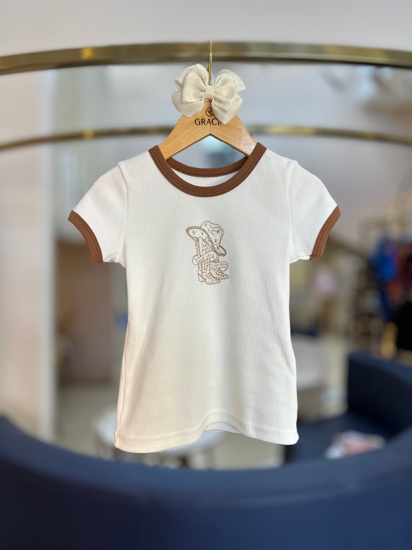 Conjunto Infantil Blusa Ursinha, Botinha e Chapéu e Saia Mix Babados - Pituchinhus