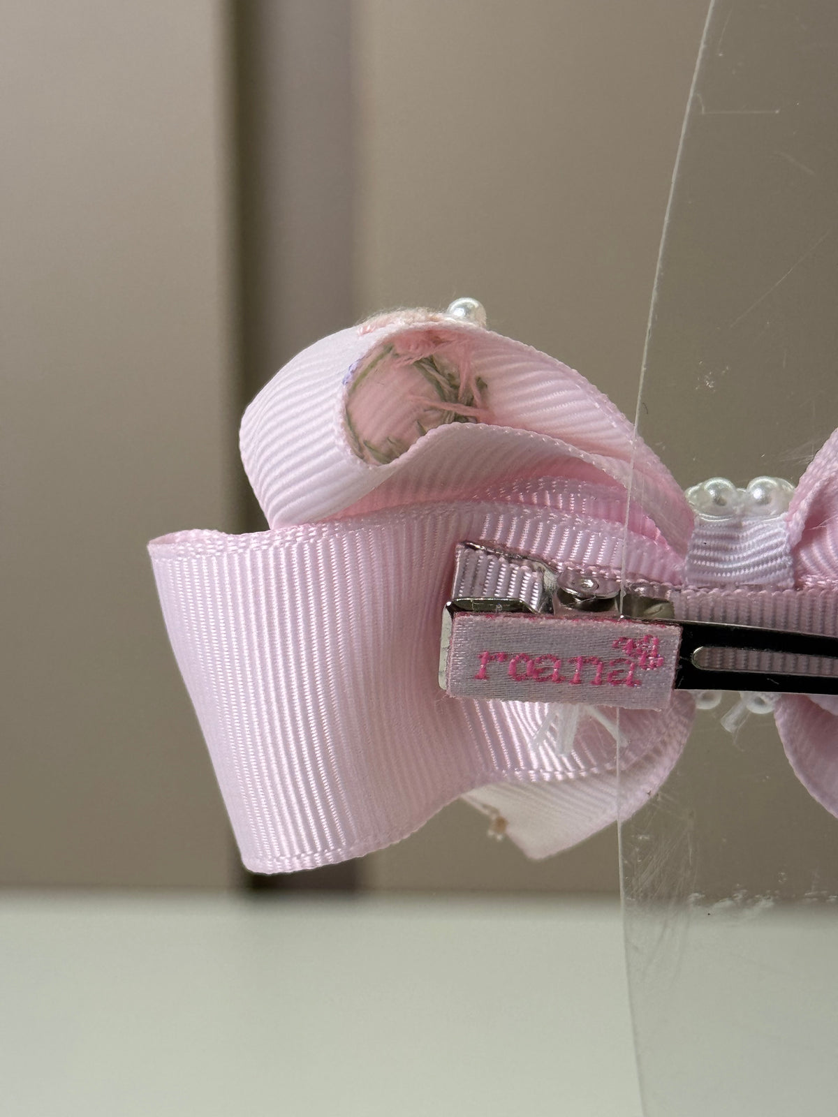 Presilha Infantil Laço Rosa Bordado Flores e Ramos Miolo Pérolas- Roana
