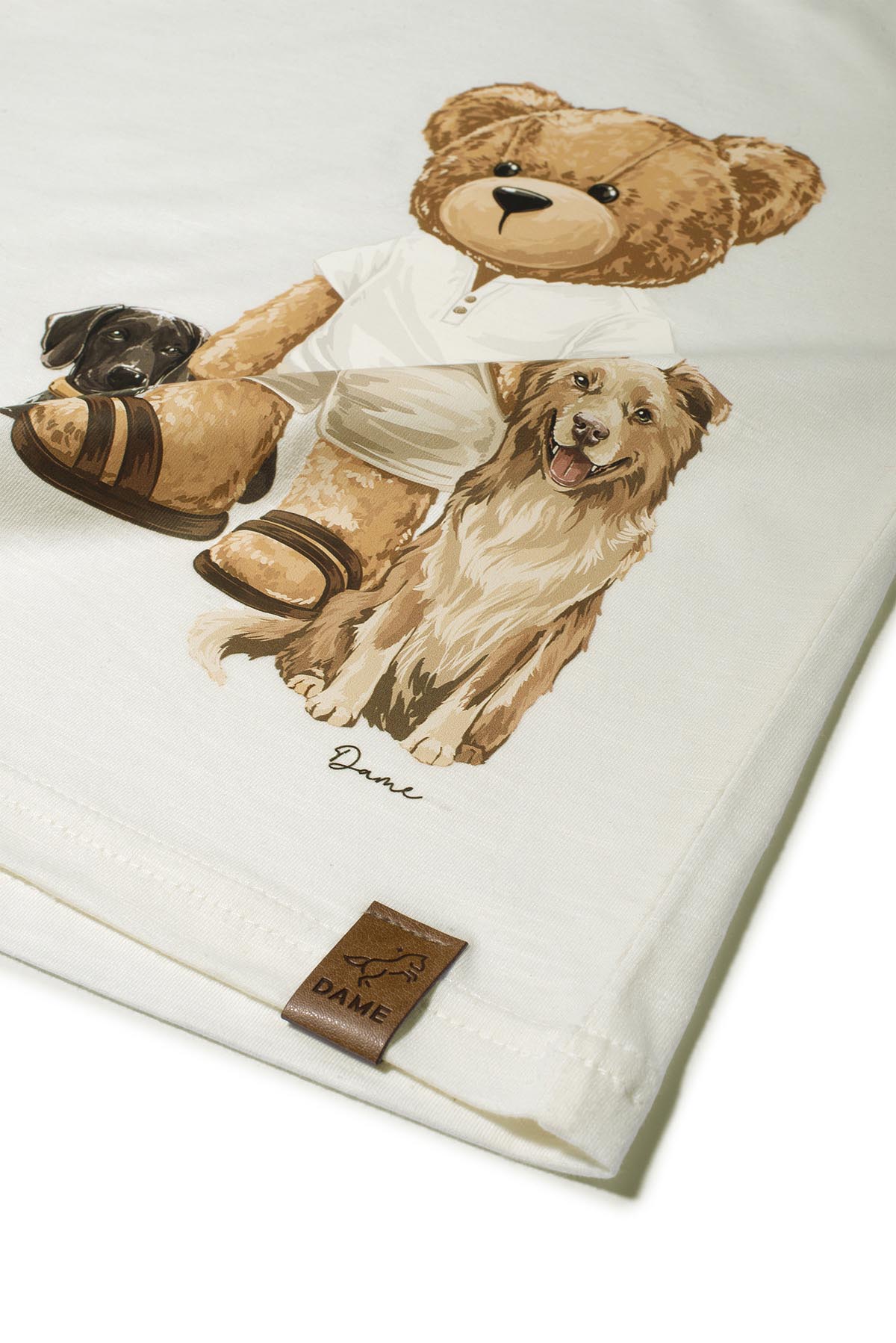 Conjunto Infantil Camiseta Teddy Cachorros Off e Bermuda Moletom Bolso Embutido Chocolate - Dame