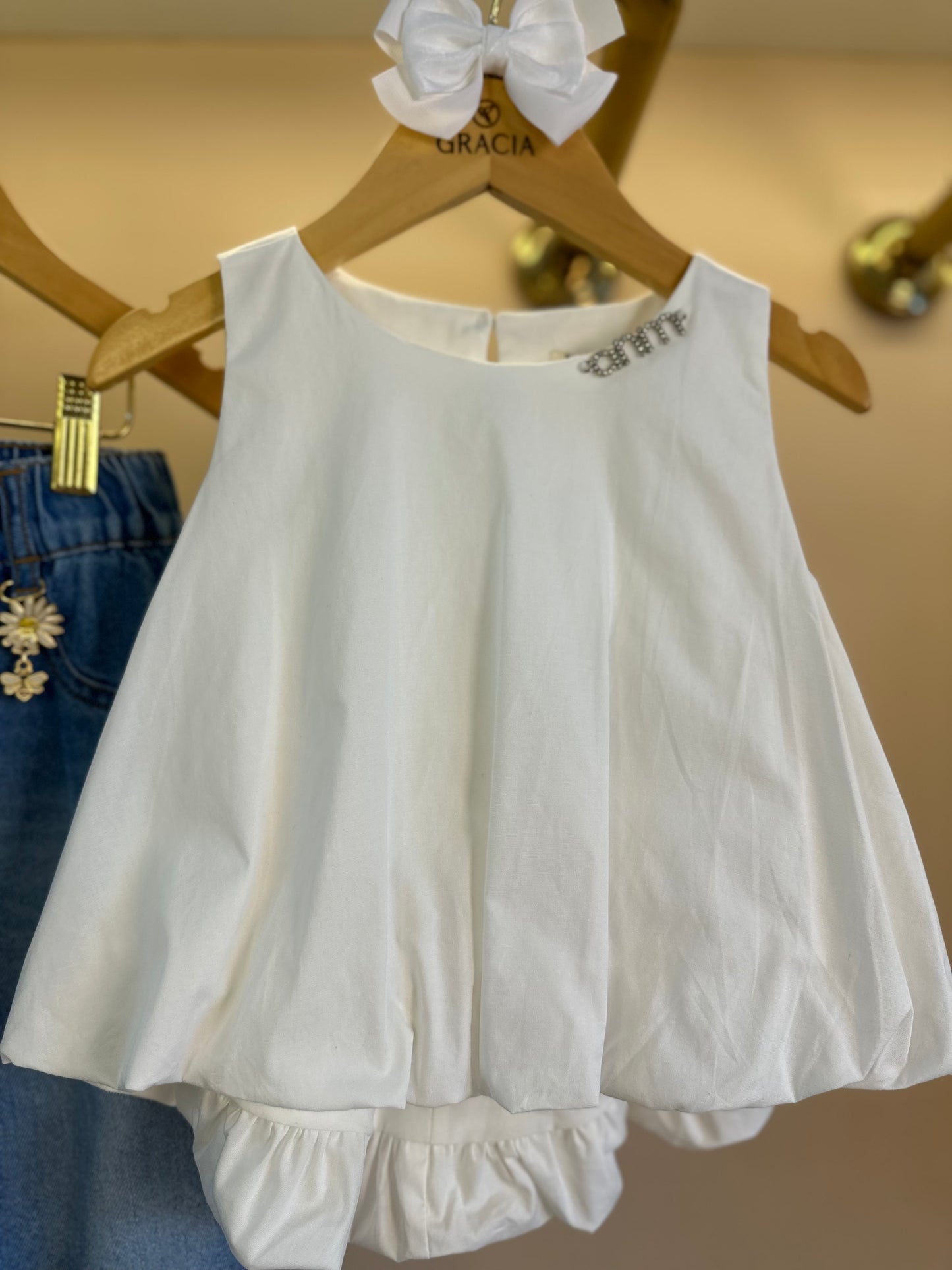 Conjunto Infantil Blusa Balonê e Calça Jeans Barra Bordada - Animê