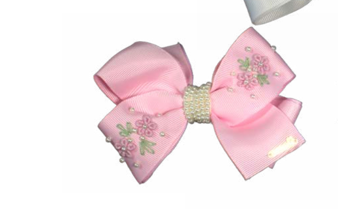 Laço Infantil Rosa Bordado Pérolas Flores - Roana