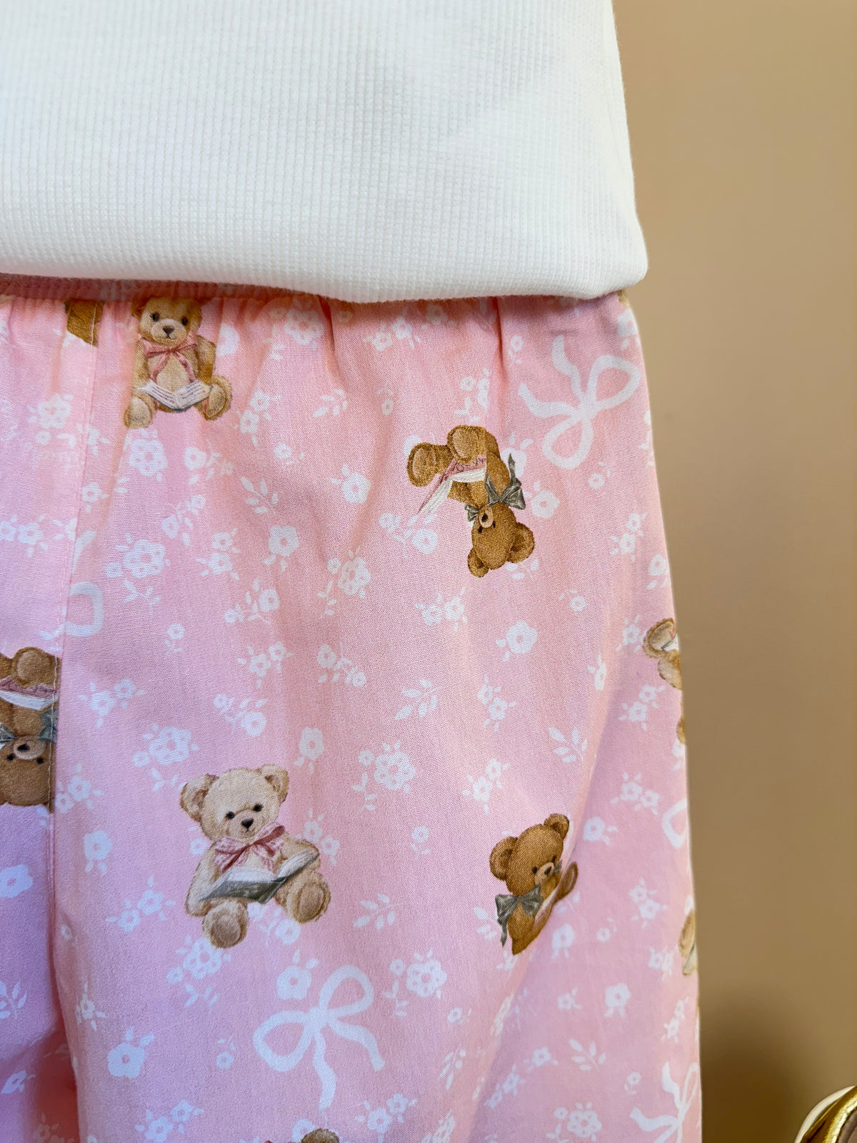 Conjunto Infantil Blusa Ursinho e Laço Nas Costas e Calça Pantacourt Algodão Estampa Ursinhos - Pituchinhus