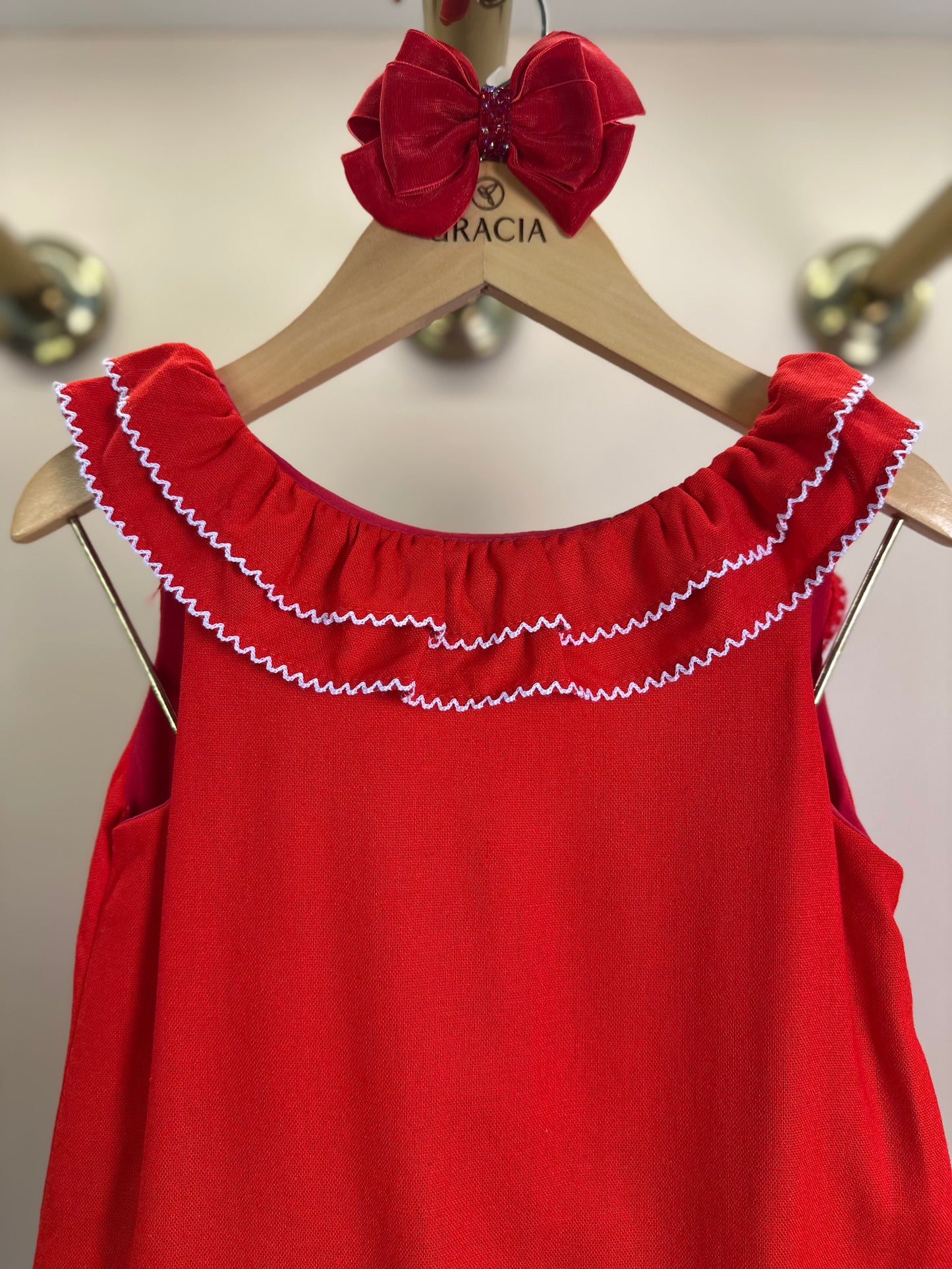 Vestido Infantil Trapézio Linho Vermelho Bordado Branco - Petit Cherie