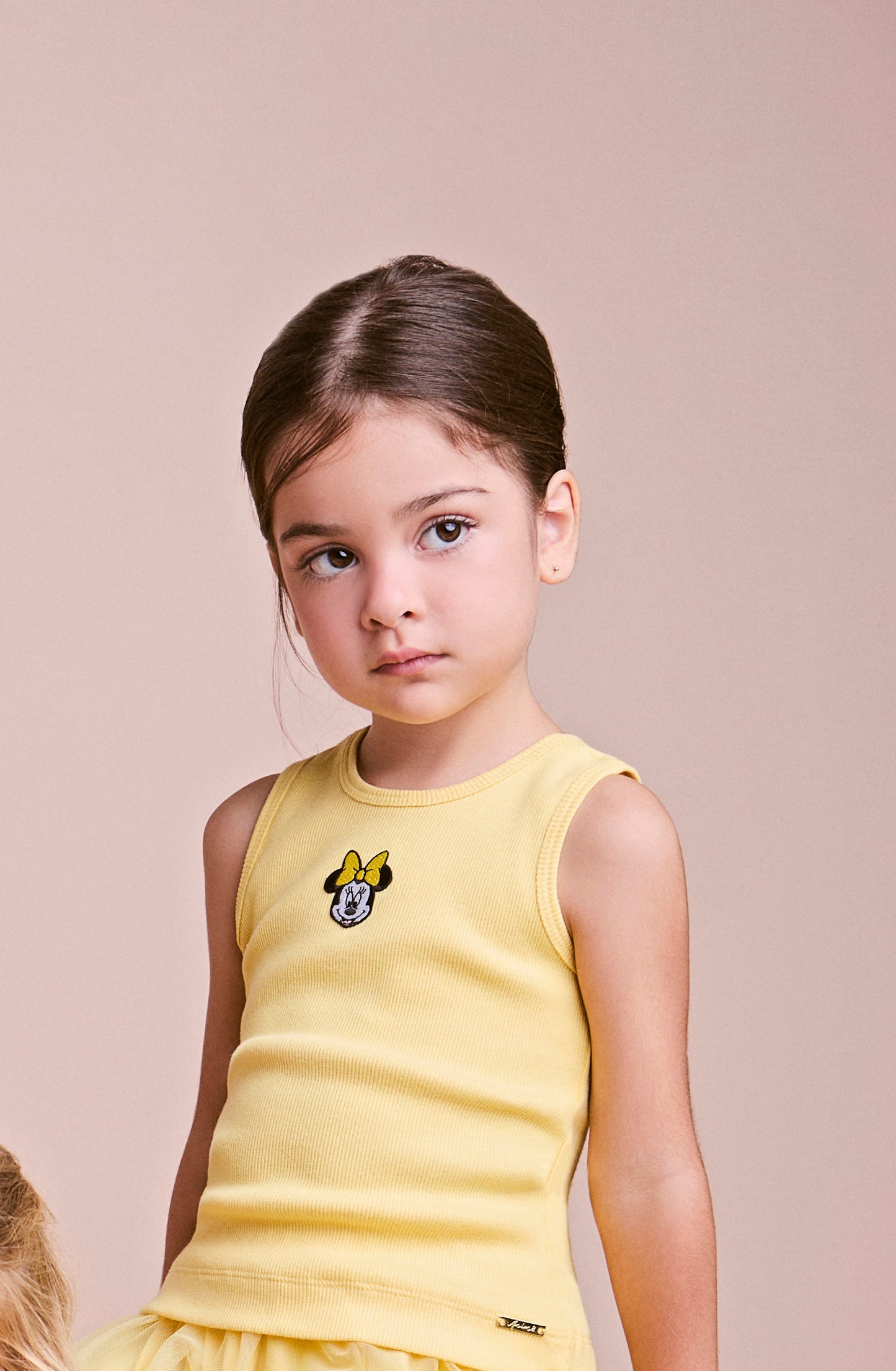 Conjunto Infantil Blusa Daisy Amarela e Shorts Couro Tech - Animê