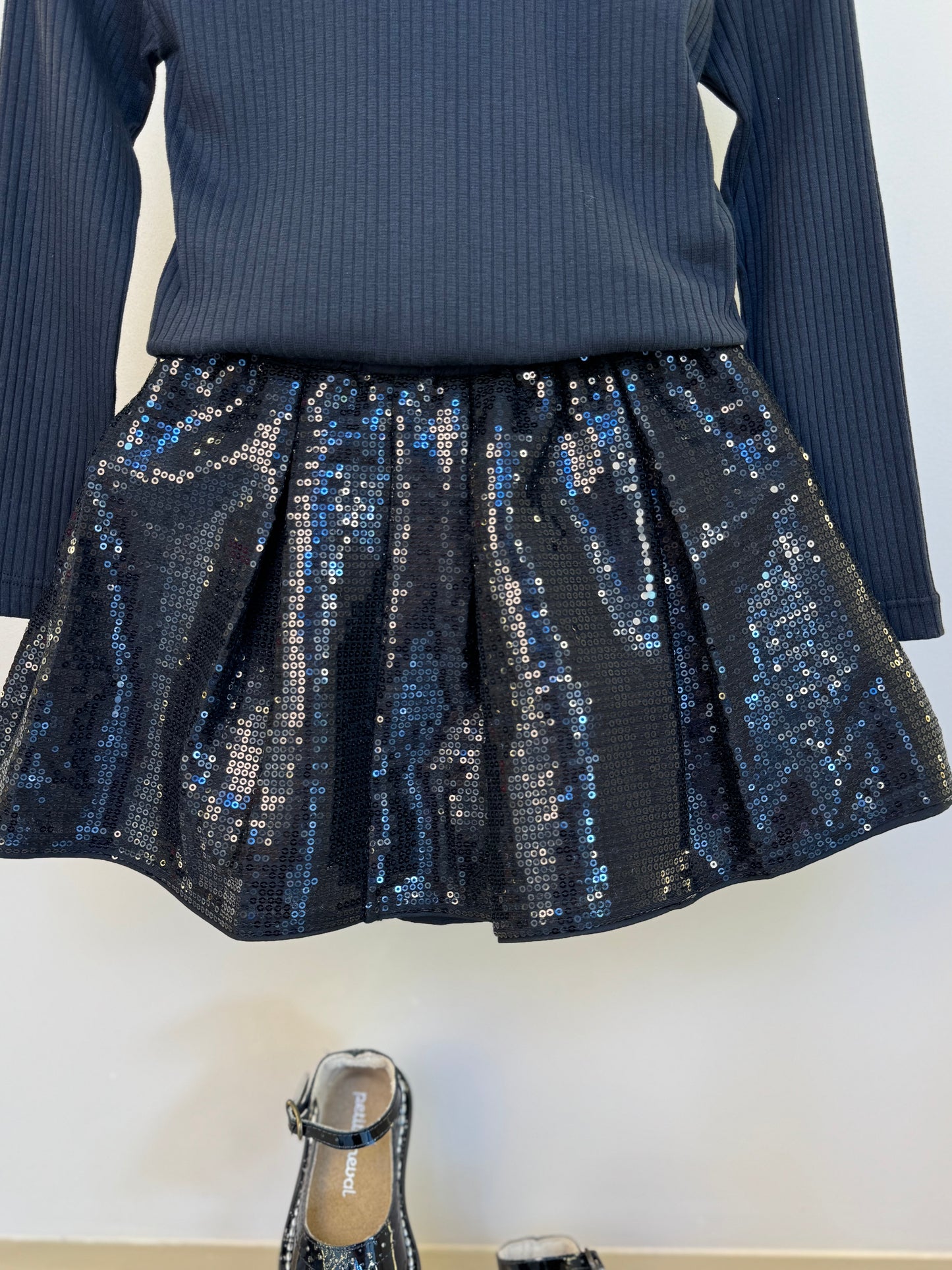 Conjunto Infantil Blusa MalhaTricot e Saia Paetê - Um Mais Um