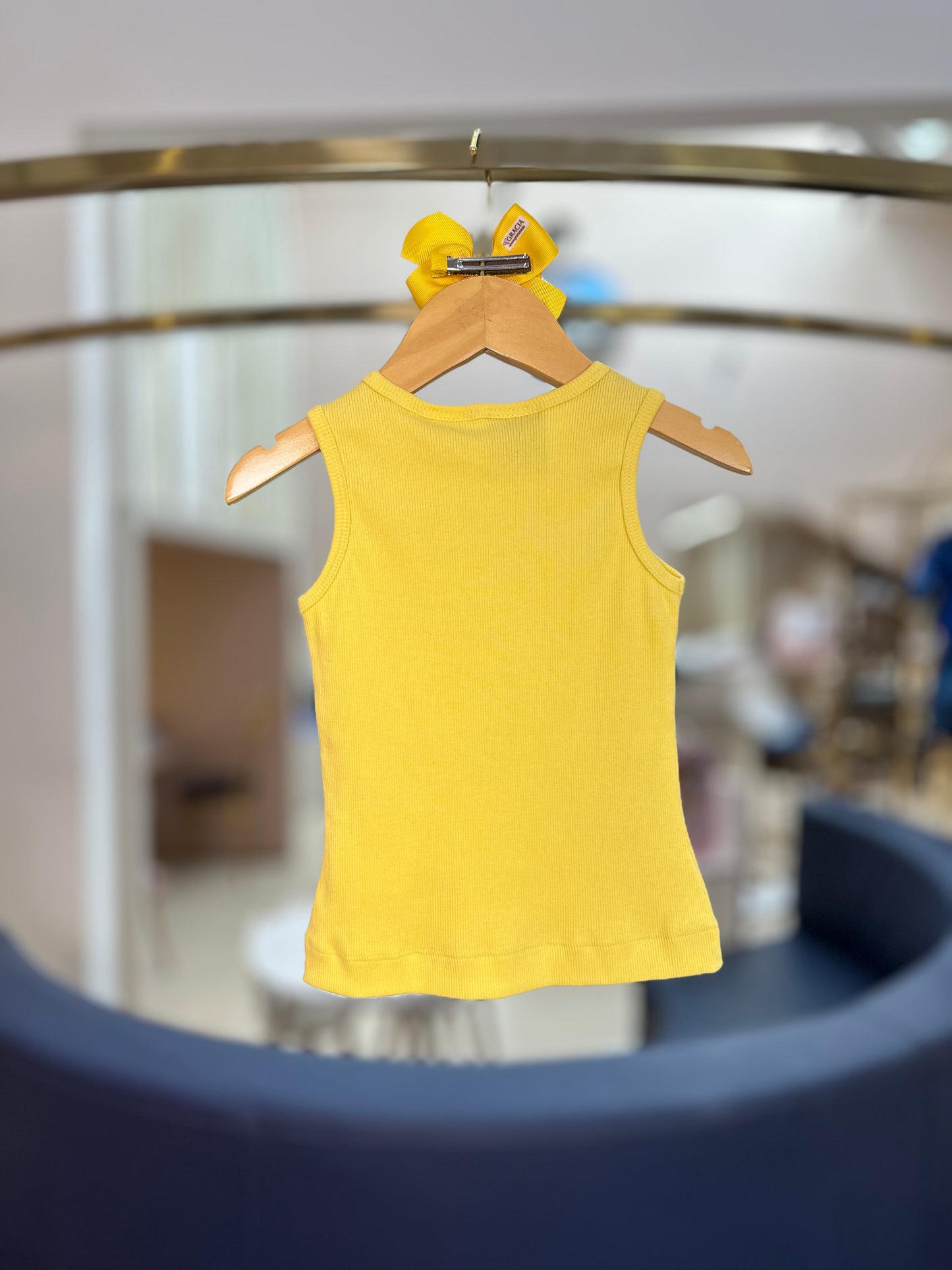 Conjunto Infantil Blusa Daisy Amarela e Shorts Couro Tech - Animê