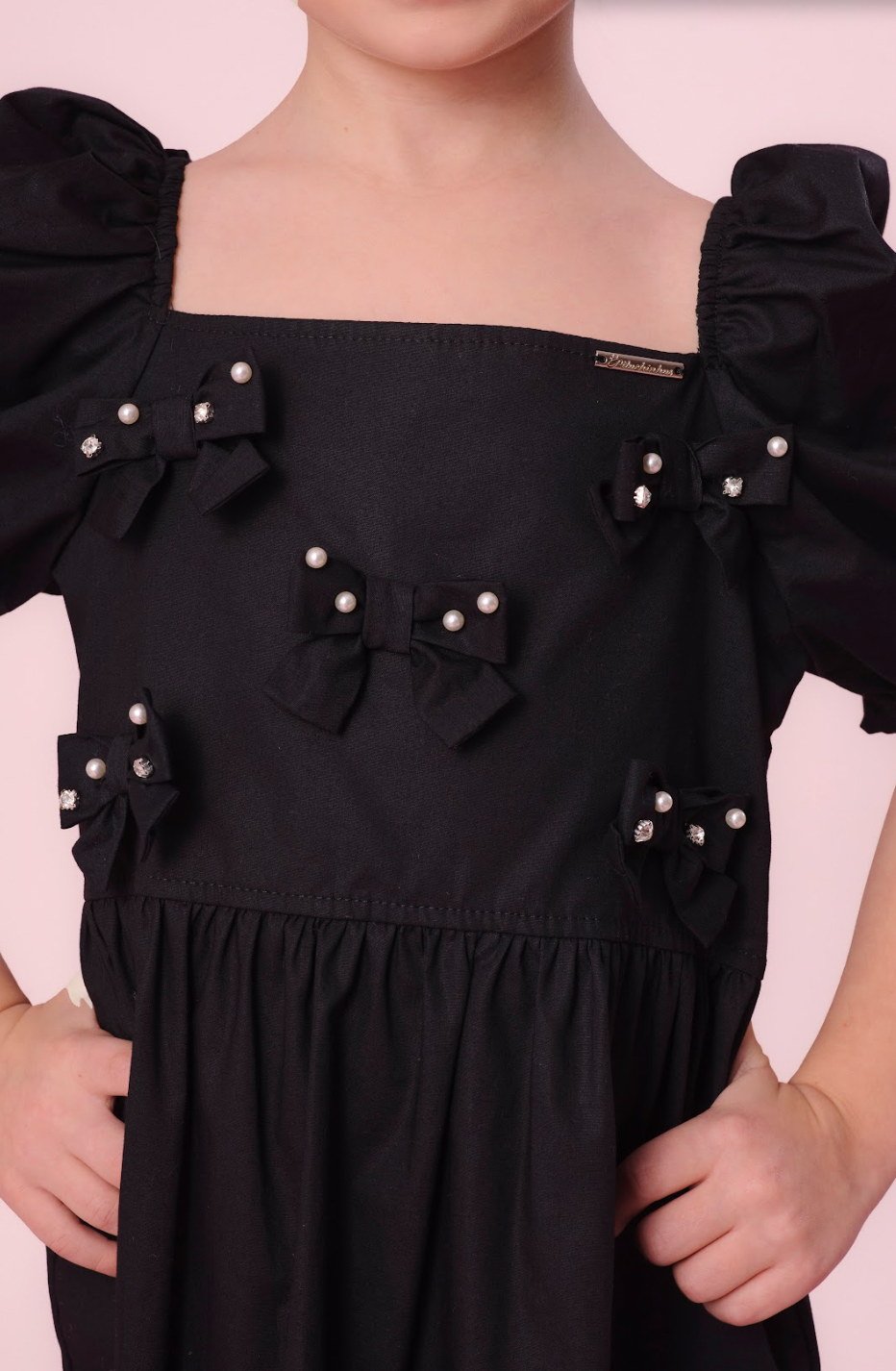 Vestido Infantil Babados Multi Laços Bordados - Pituchinhus PRÉ-VENDA