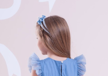 Arquinho Infantil Laço Duplo Courinho com Pérolas Azul Celeste - Pituchinhus