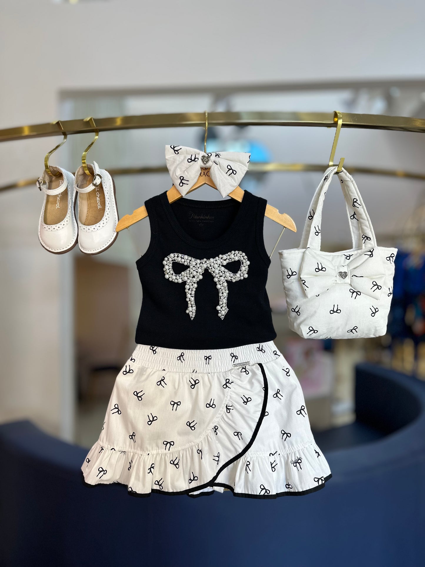 Conjunto Infantil Blusa Laço Bordado e Saia-shorts Lacinhos - Pituchinhus