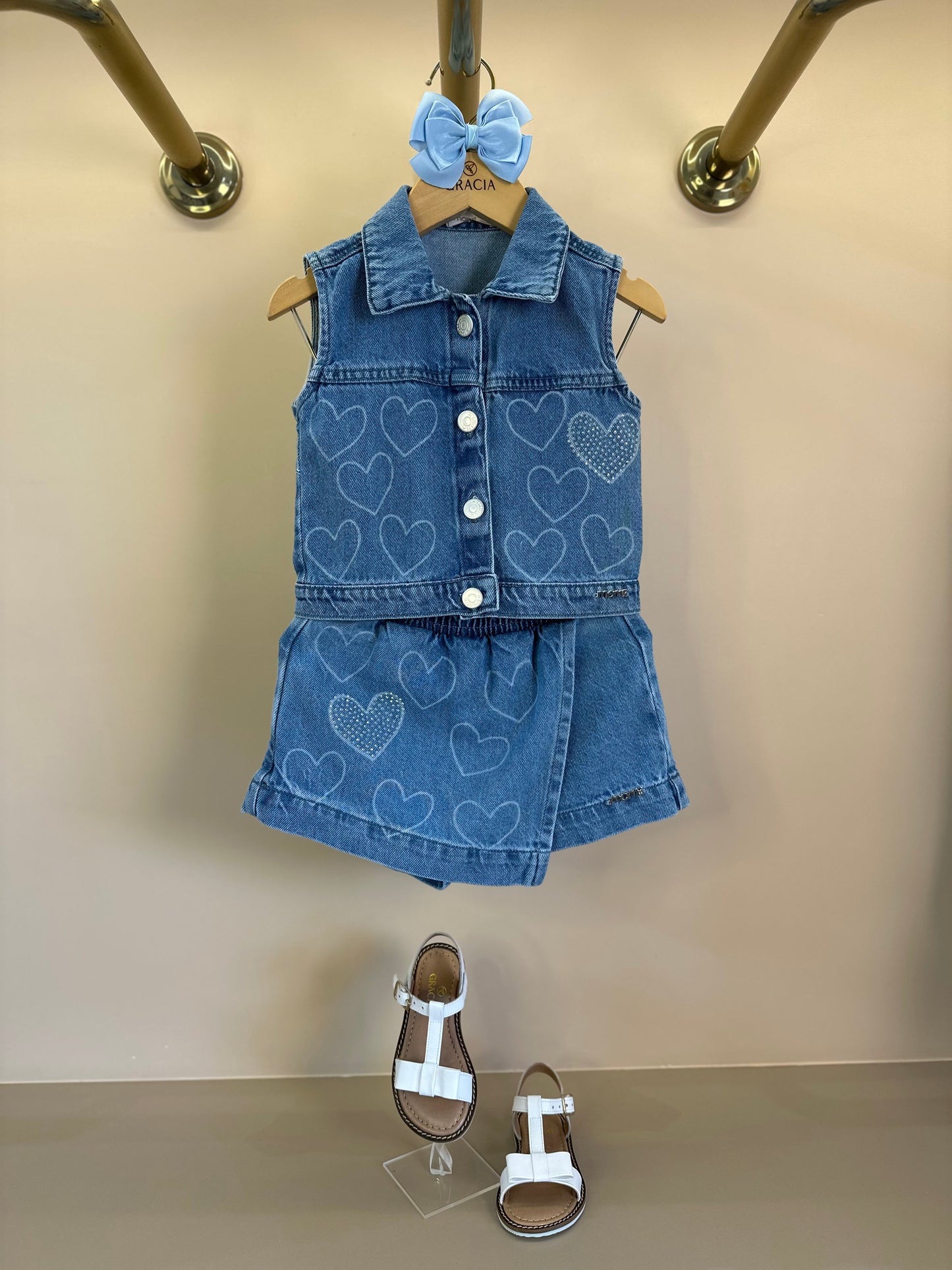 Conjunto Infantil Colete e Shorts Jeans Corações Strass - Momi