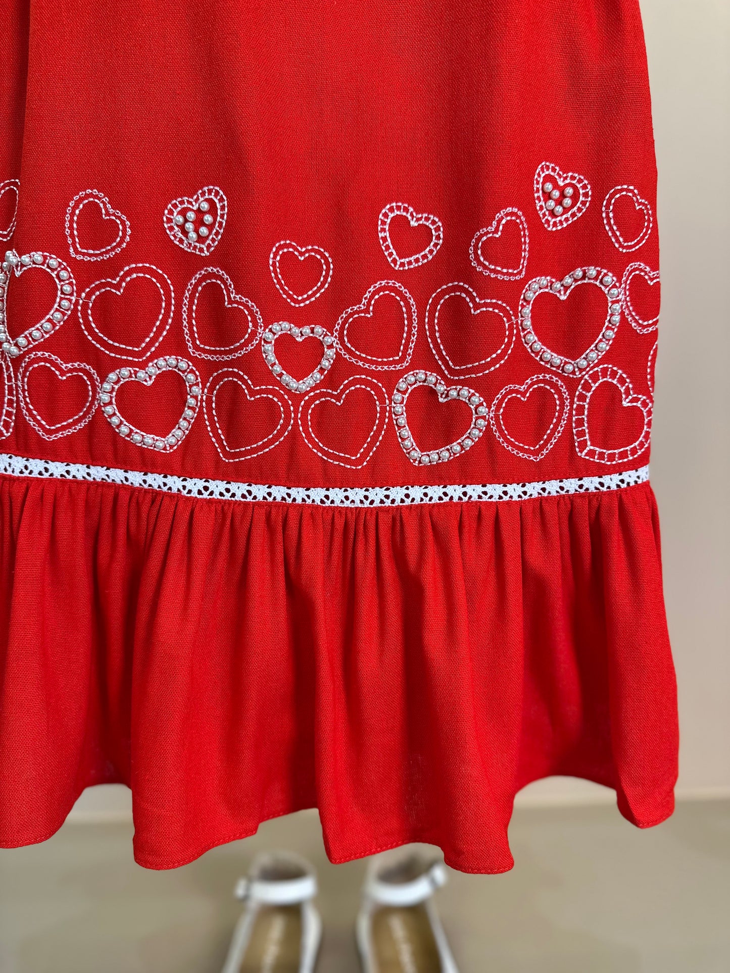 Vestido Infantil Trapézio Linho Vermelho Bordado Branco - Petit Cherie