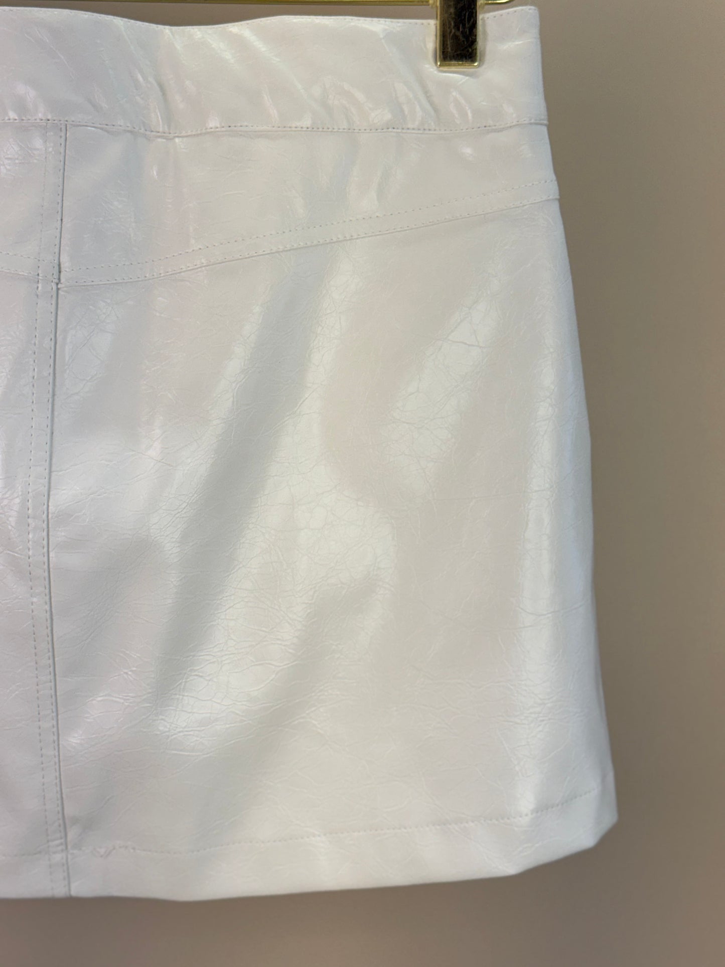 Saia-shorts Teen Couro com Tachas Off White - Two In