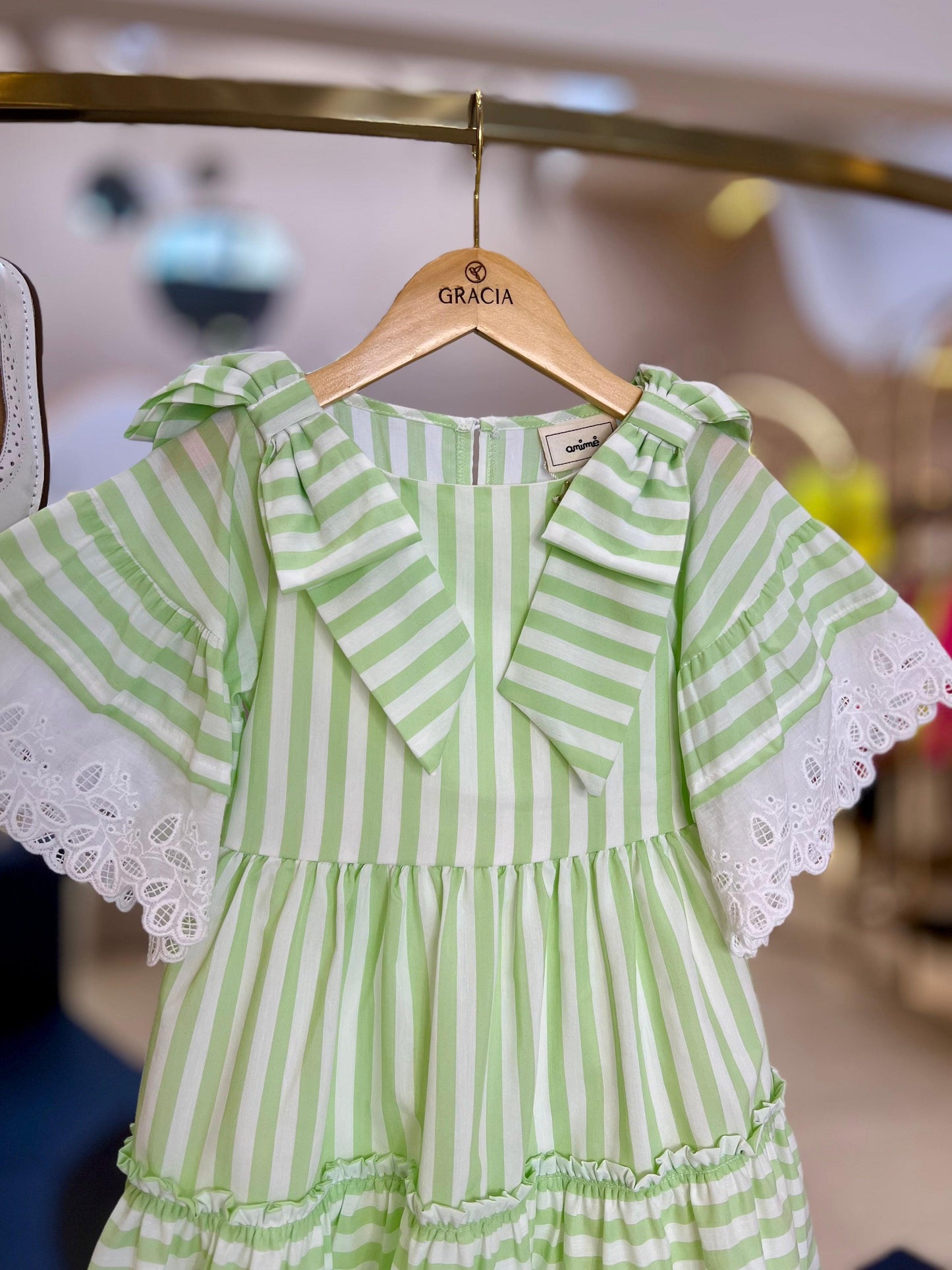 Vestido com babado e bordado inglês Animê - Gracia
