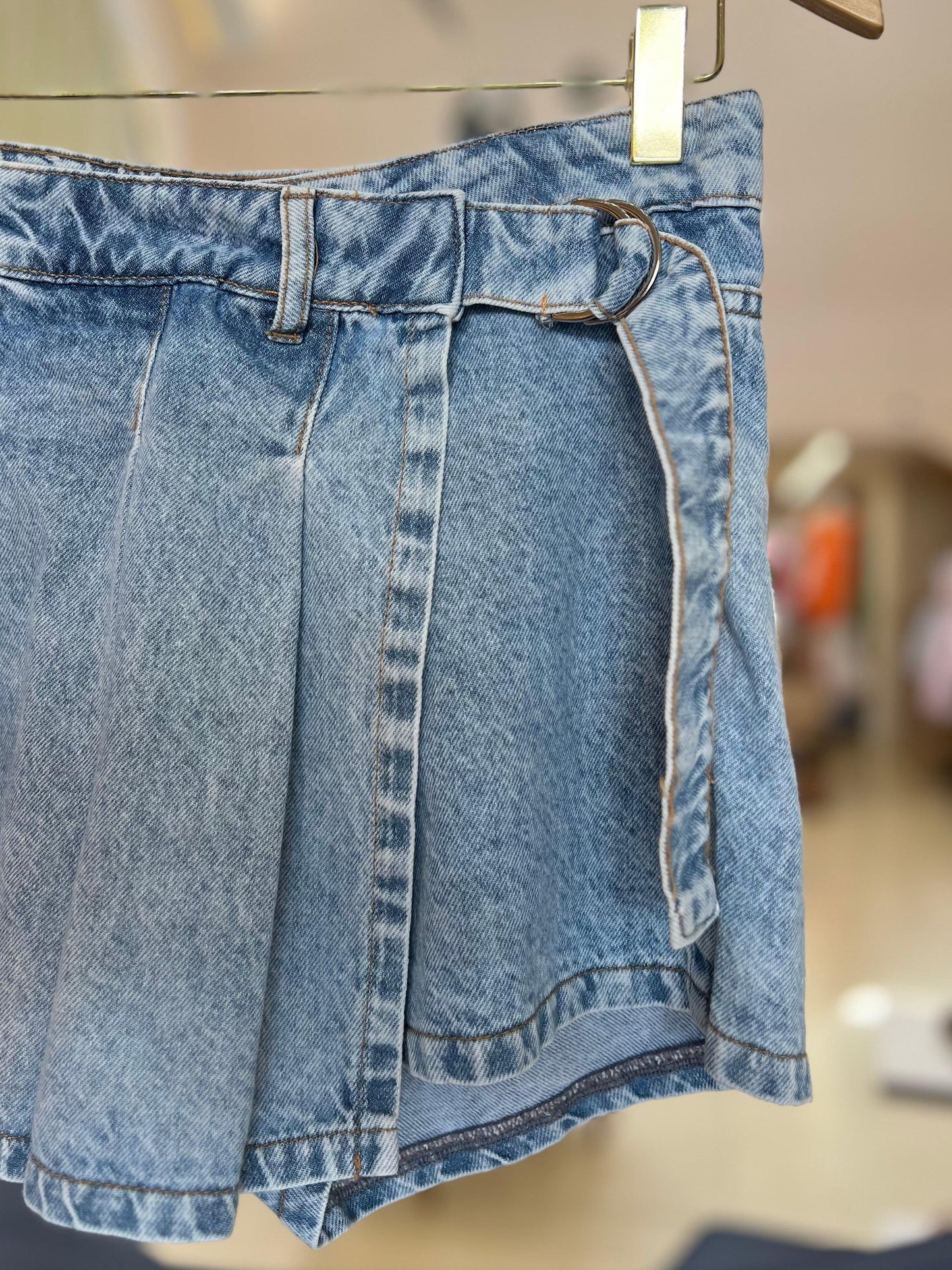 Shorts-saia jeans com pregas I Am - Gracia