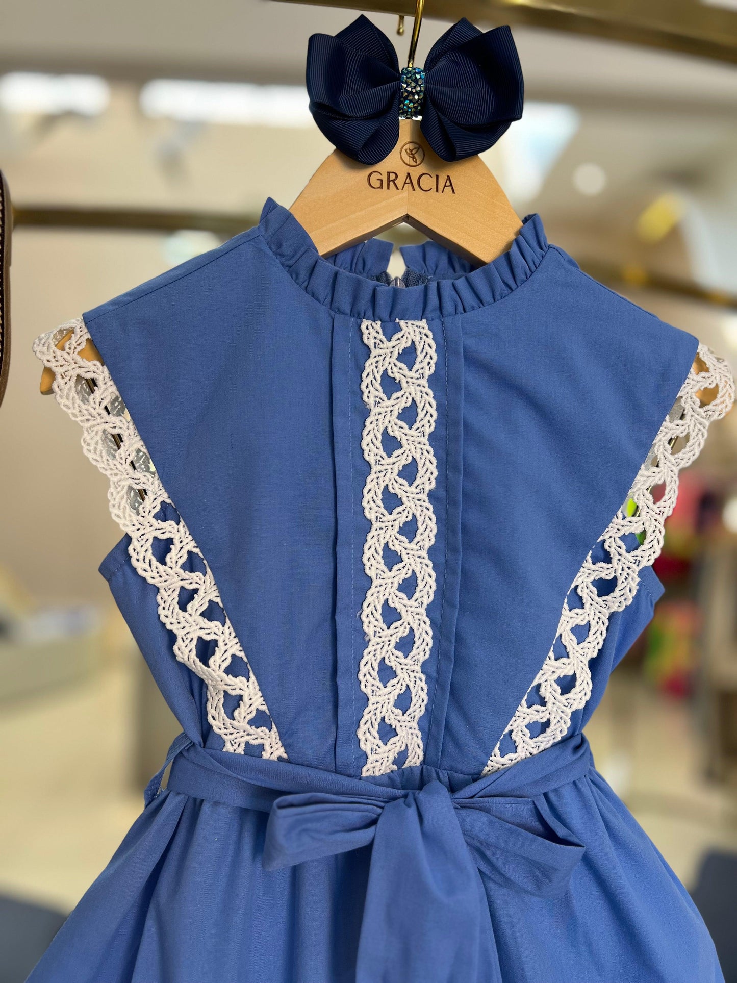 Vestido com Aplicação de Renda 1+1 - Gracia