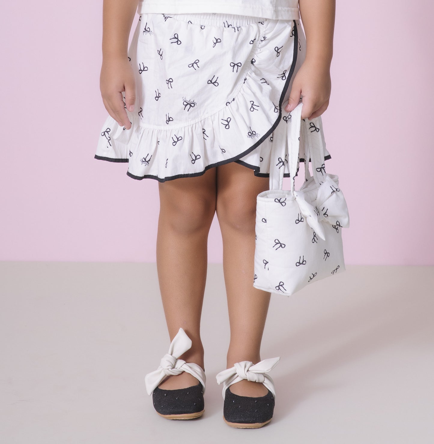 Conjunto Infantil Blusa Laço Bordado e Saia-shorts Lacinhos - Pituchinhus