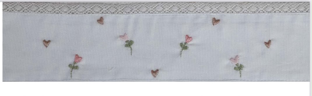 Kit 3 Fraldinhas Boca Bebê Luxo Bordadas Flores Coração - Roana