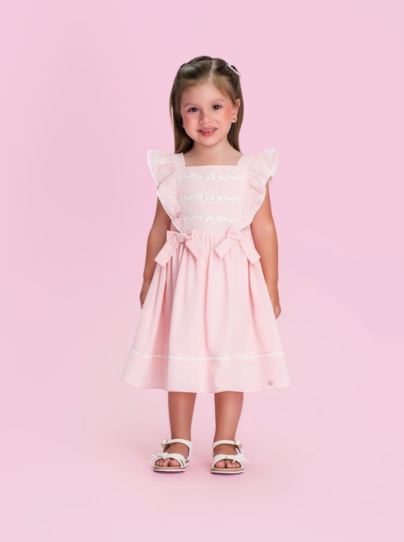 Vestido Infantil Rosa Alças Franzidas Bordados em Renda com Pérolas e Laços na Cintura - Petit Cherie