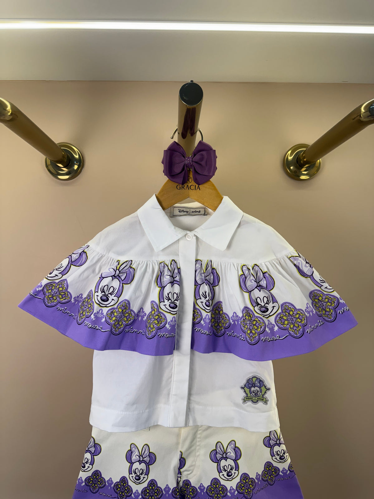 Conjunto Infantil Camisa Gola Clássica Capa Minnie Florais e Shorts Sarja Minnie Florais Detalhes Lilás - Animê