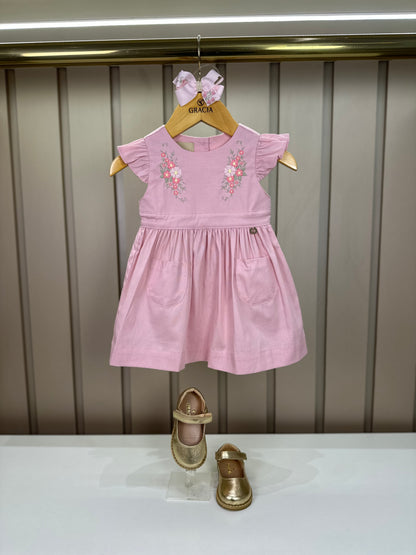 Vestido Bebê Algodão Rodado Bolsos e Bordado Floral Rosa Claro - Um Mais Um