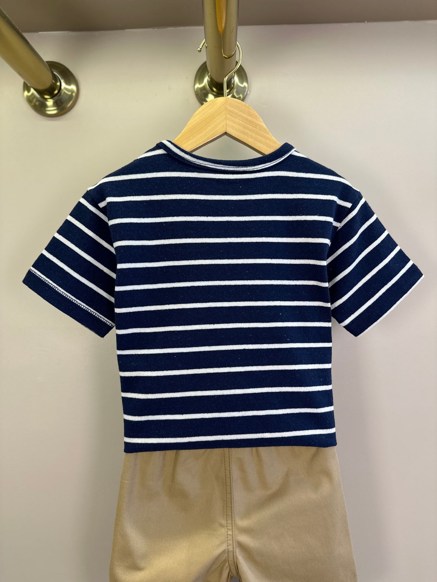 Conjunto Infantil Blusa MC Listrada Azul Marinho e Bermuda Bege - Youccie