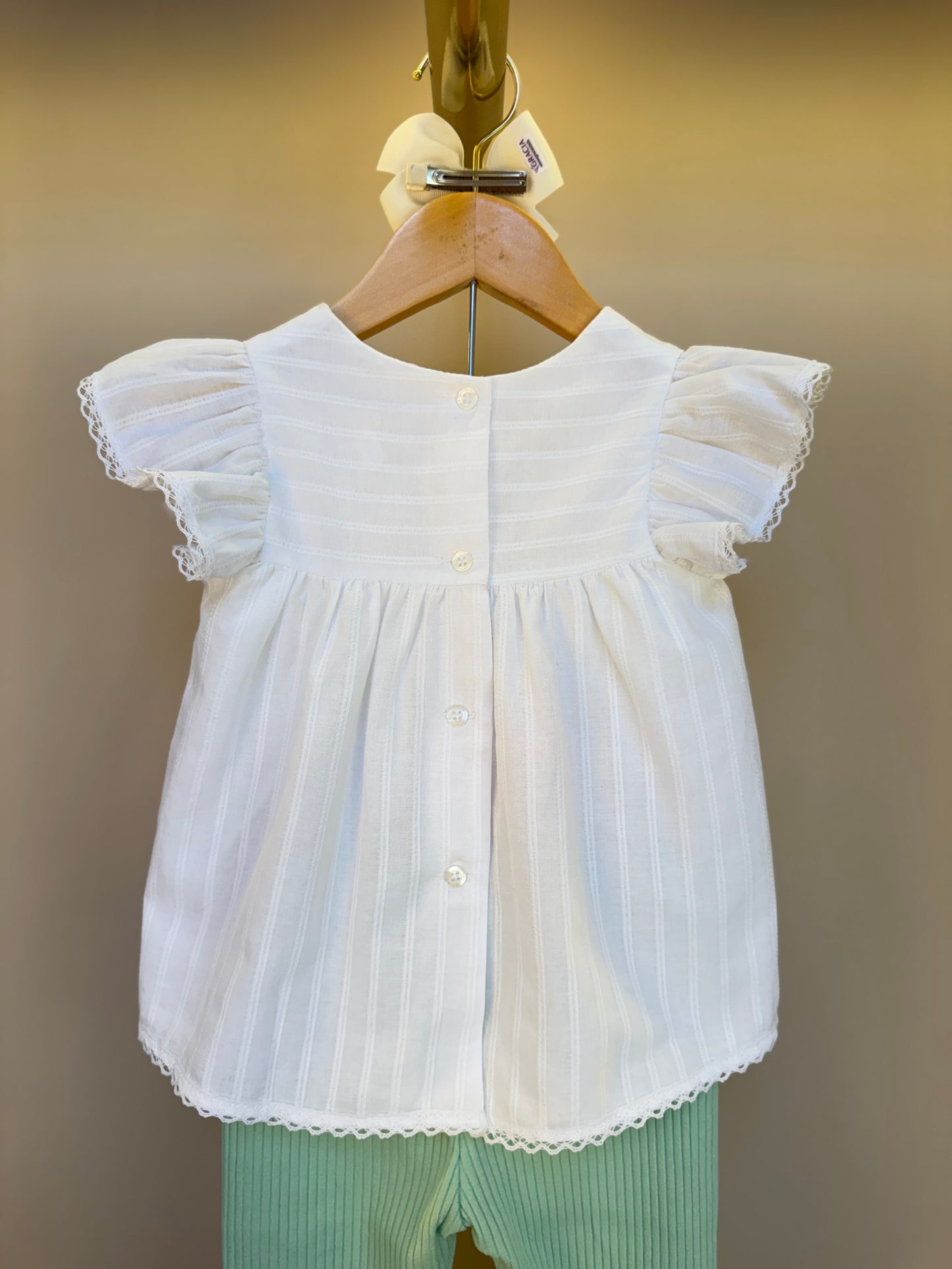 Conjunto Bebê Bata Cambraia Algodão Flores e Renda com Calça Legging  - Um Mais Um