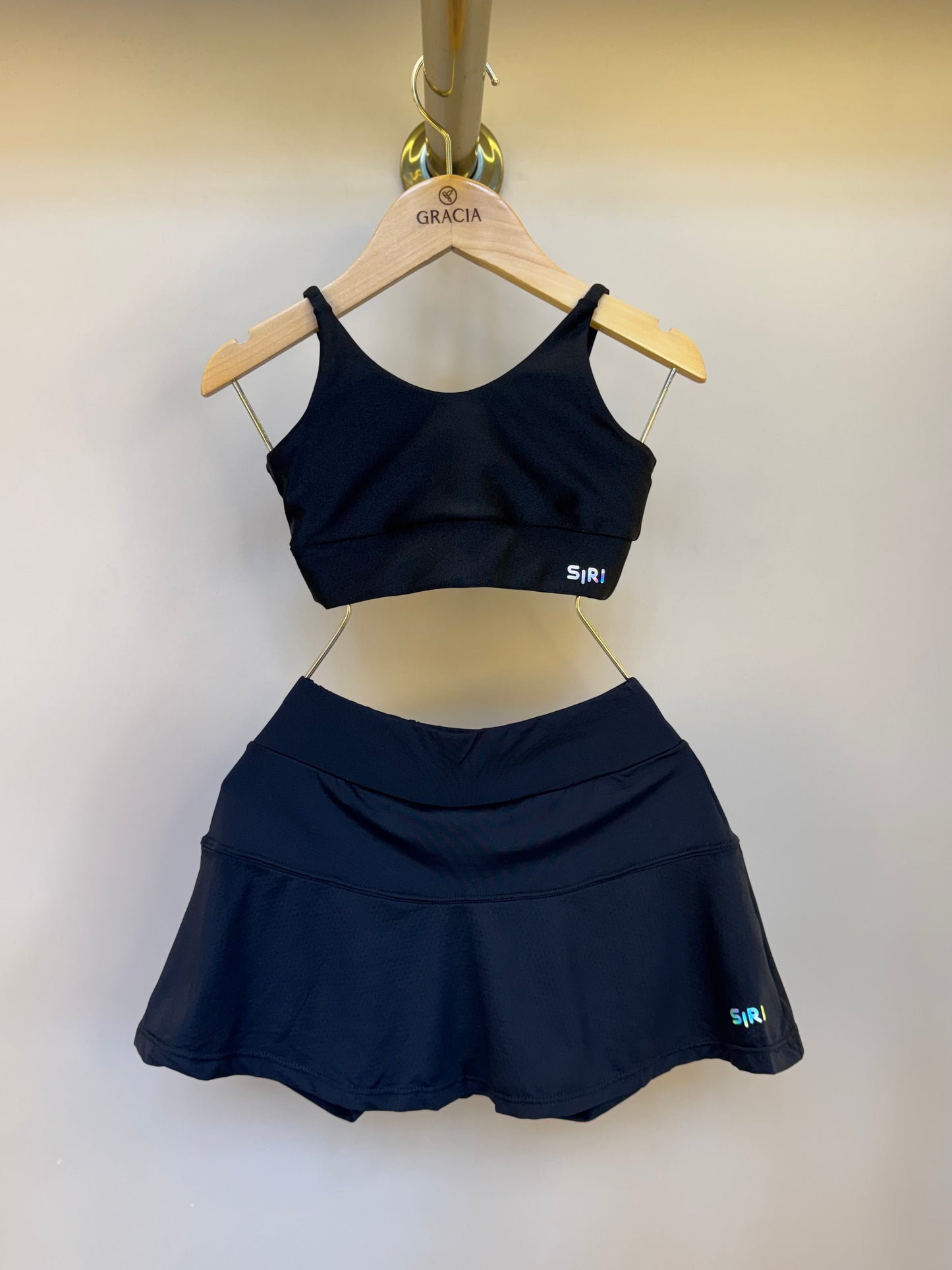 Conjunto Infantil Top Sara Trilobal Básico Preto e Saia Larissa New Trip Preto - Siri Sport