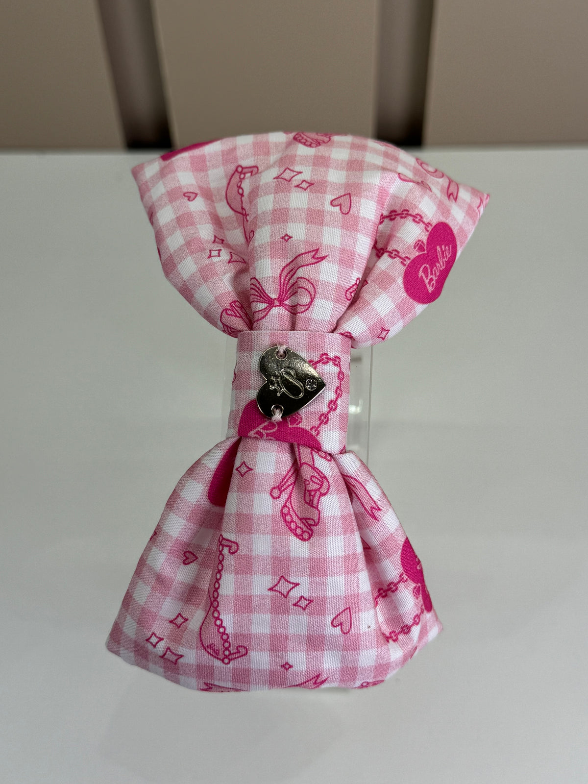 Tiara Infantil Laço Puffer  Pingente Barbie Rosa Xadrez- Pituchinhus