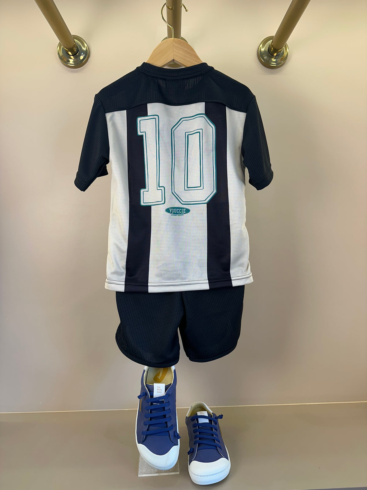 Conjunto Infantil Camiseta Esportiva Listrada e Bermuda - Youccie