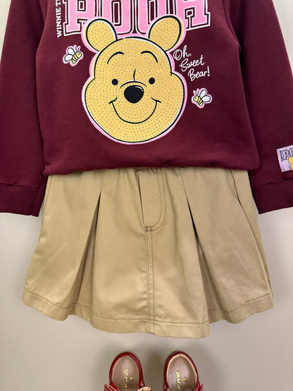 Conjunto Infantil Feminino Casaco Moletom Pooh Cranberry Juice com Saia Sarja de Pregas Bege Escuro Casual - Momi