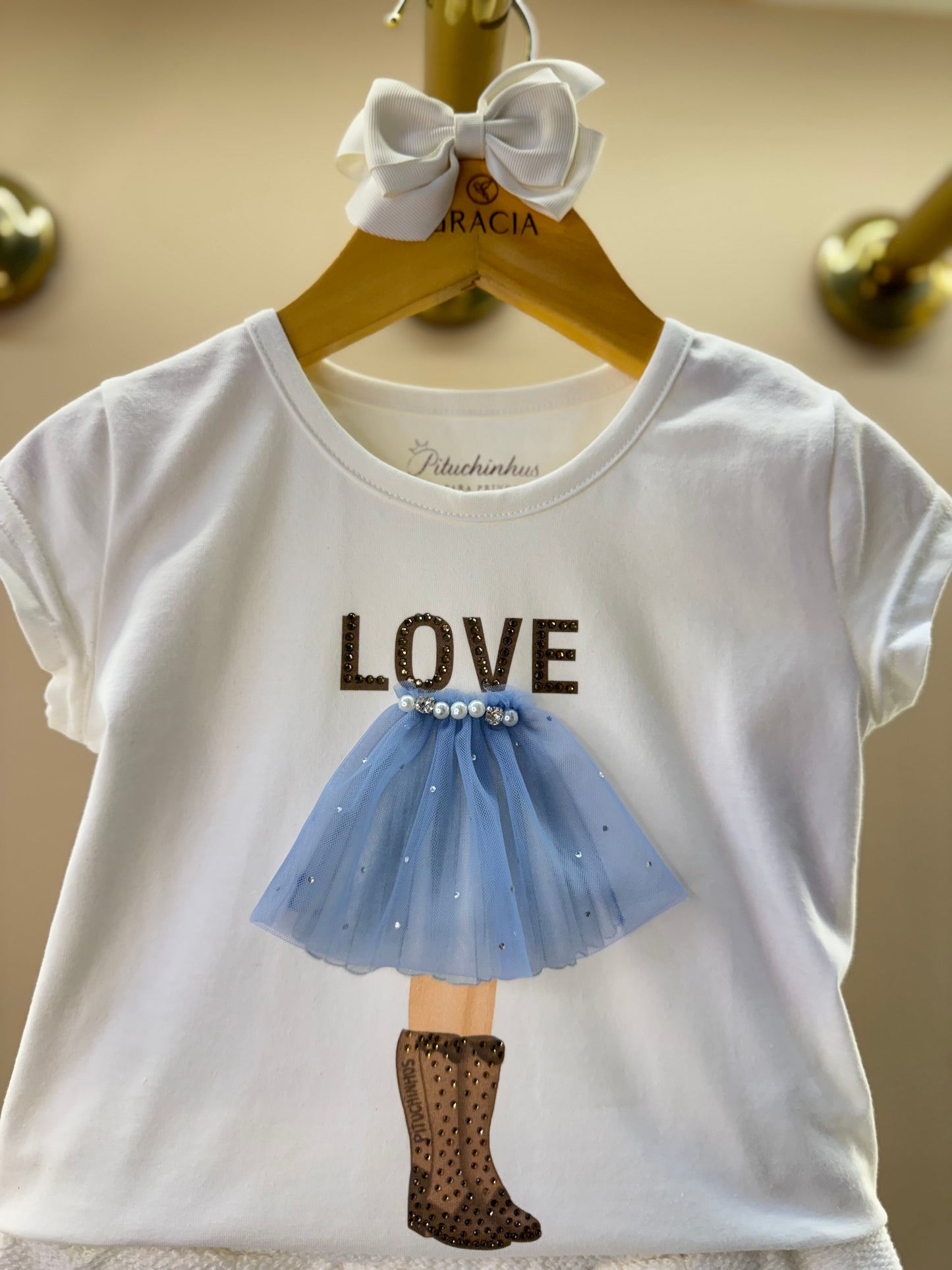 Conjunto Infantil Blusa Cotton Menina Love Off White e Saia-Shorts Bouclé Pérolas - Pituchinhus