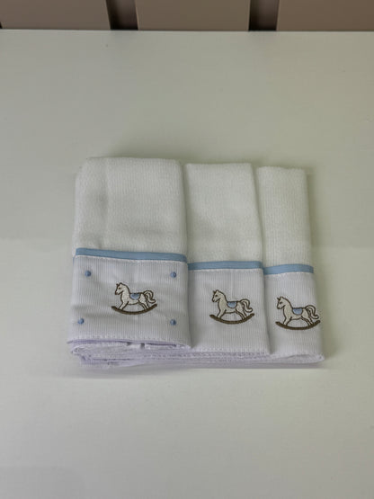 Kit 3 Fraldinhas Boca Bebê Luxo Bordadas Azul Cavalinhos - Roana